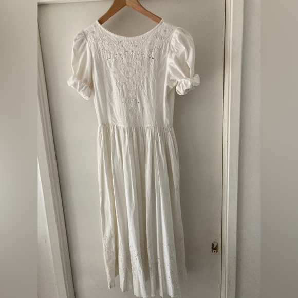 VINTAGE Dress - Picture 4 of 15